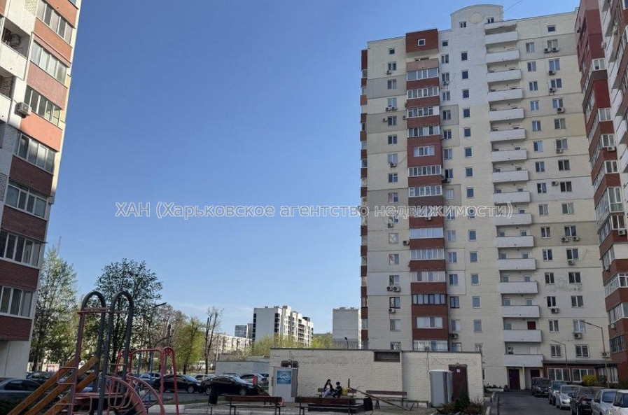 Продам квартиру, Тракторостроителей просп. , 94, корп. В , 2  ком., 76.90 м², косметический ремонт 