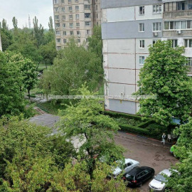 Продам квартиру, 92-й бригады ул. , 1  ком., 38 м², советский ремонт