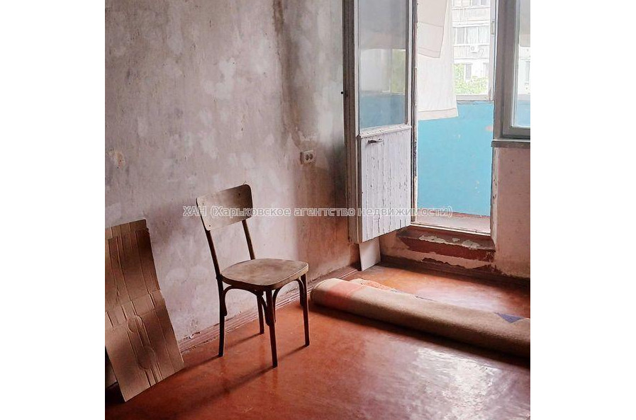 Продам квартиру, 92-й бригады ул. , 1  ком., 38 м², советский ремонт 
