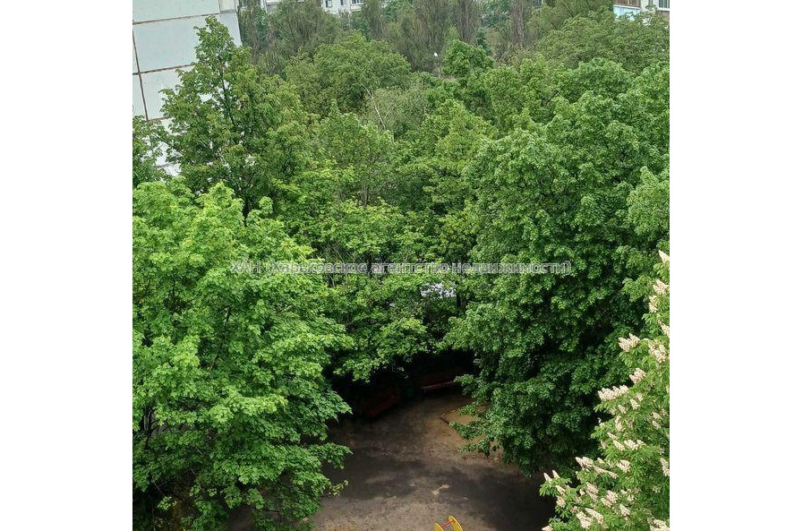 Продам квартиру, 92-й бригады ул. , 1  ком., 38 м², советский ремонт 