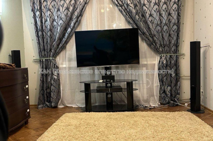 Продам квартиру, Аэрокосмический пр. , 3 кім., 60.20 м², косметический ремонт 