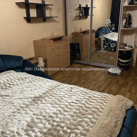 Продам квартиру, Тракторостроителей просп. , 1 кім., 39 м², советский ремонт