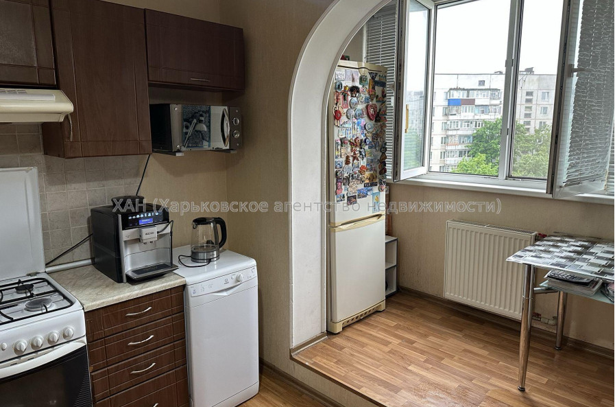 Продам квартиру, Тракторостроителей просп. , 1 кім., 39 м², советский ремонт 