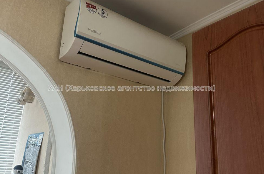 Продам квартиру, Тракторостроителей просп. , 1 кім., 39 м², советский ремонт 
