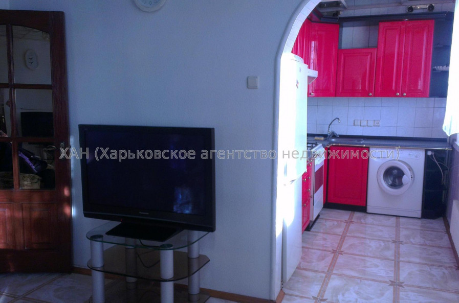 Продам квартиру, Натальи Ужвий ул. , 4 кім., 80 м², капитальный ремонт 