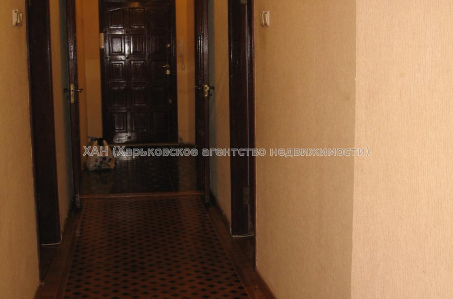 Продам квартиру, Натальи Ужвий ул. , 4 кім., 80 м², капитальный ремонт 