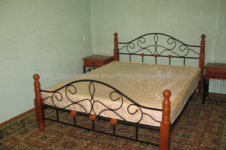 Продам квартиру, Натальи Ужвий ул. , 4 кім., 80 м², капитальный ремонт 
