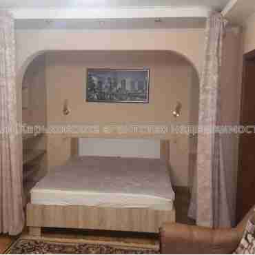 Сдам квартиру, Гвардейцев Широнинцев ул. , 1  ком., 42 м², косметический ремонт 