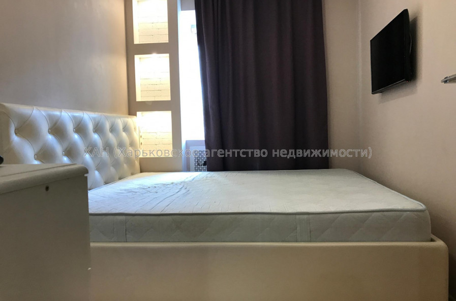Продам квартиру, Тобольская ул. , 52 , 3  ком., 56.50 м², евроремонт 