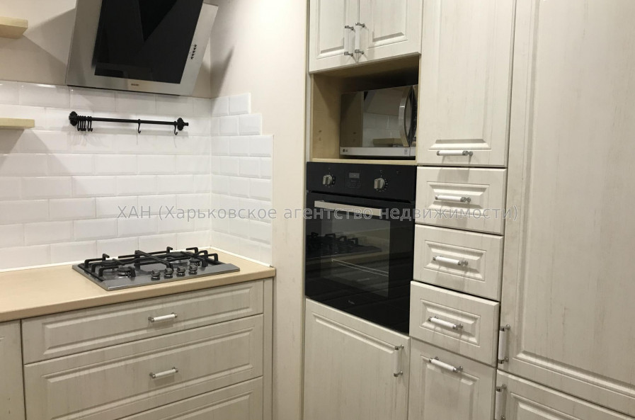 Продам квартиру, Тобольская ул. , 52 , 3  ком., 56.50 м², евроремонт 