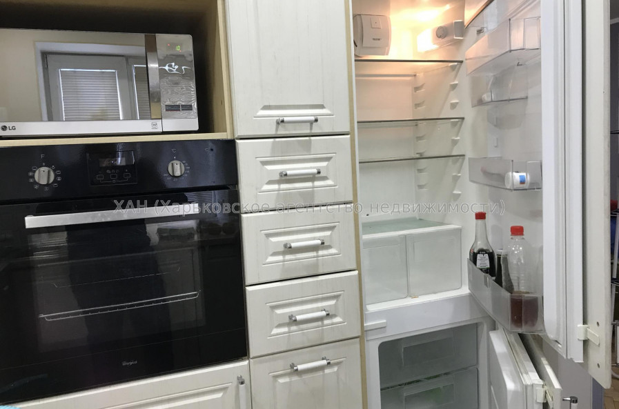 Продам квартиру, Тобольская ул. , 52 , 3  ком., 56.50 м², евроремонт 