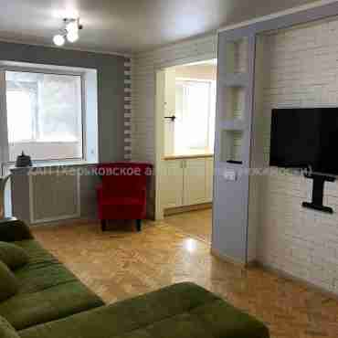 Продам квартиру, Тобольская ул. , 52 , 3  ком., 56.50 м², евроремонт 