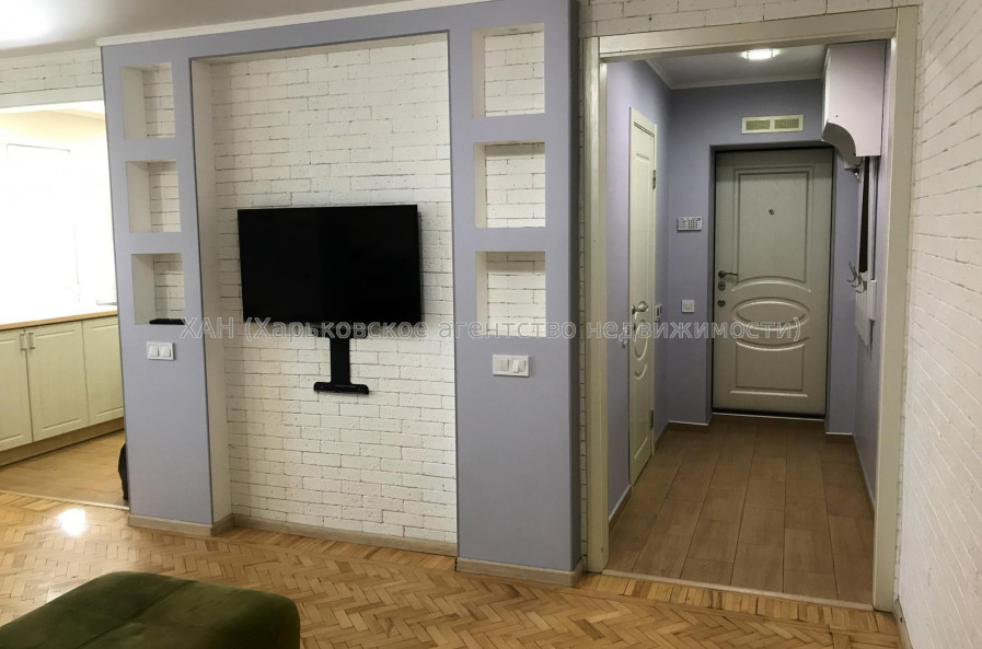 Продам квартиру, Тобольская ул. , 52 , 3  ком., 56.50 м², евроремонт 