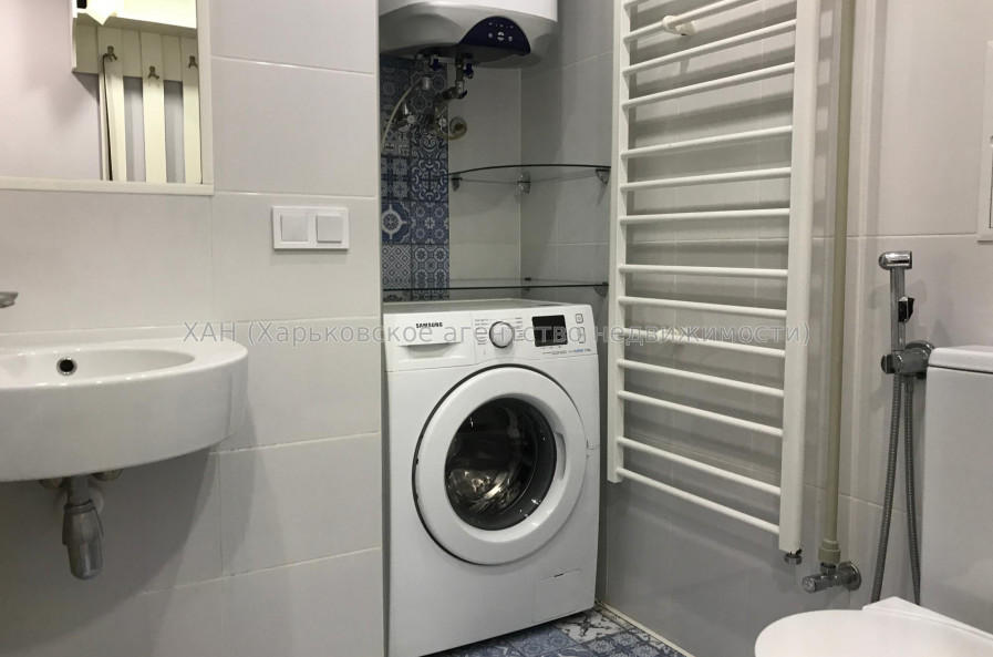Продам квартиру, Тобольская ул. , 52 , 3  ком., 56.50 м², евроремонт 