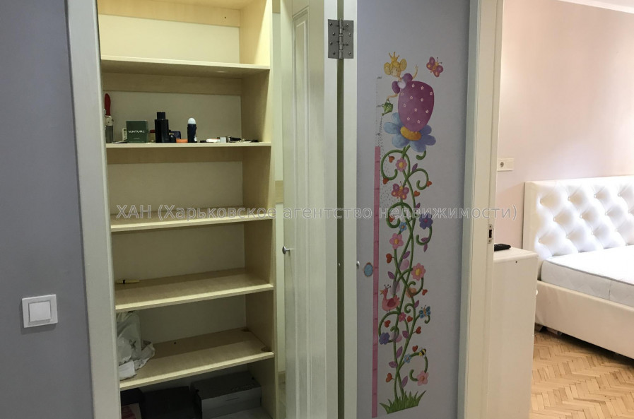 Продам квартиру, Тобольская ул. , 52 , 3  ком., 56.50 м², евроремонт 
