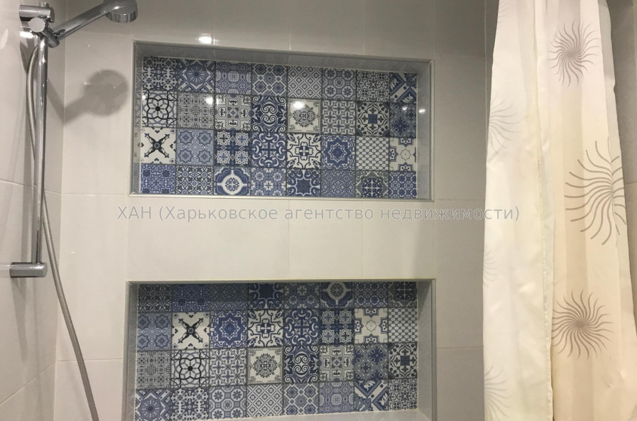 Продам квартиру, Защитников Неба ул. , 52 , 3  ком., 56.50 м², евроремонт 