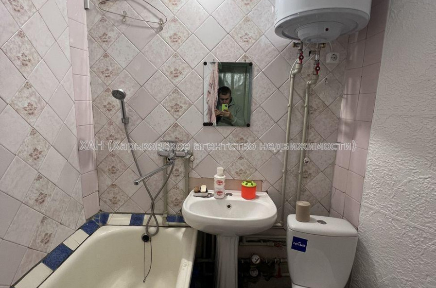 Продам квартиру, Каденюка ул. , 1 кім., 33 м², косметический ремонт 
