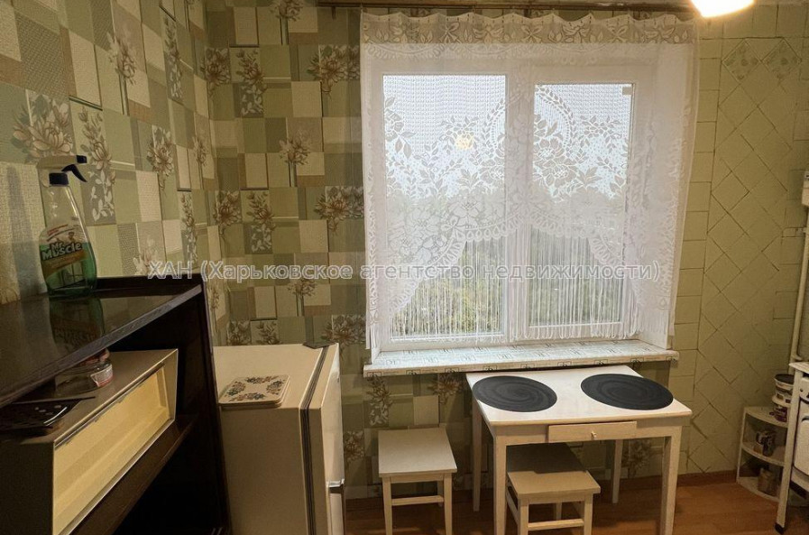 Продам квартиру, Каденюка ул. , 1 кім., 33 м², косметический ремонт 