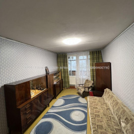 Продам квартиру, Каденюка ул. , 1 кім., 33 м², косметический ремонт
