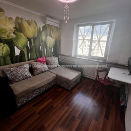 Продам квартиру, Каденюка ул. , 2 кім., 44.40 м², евроремонт