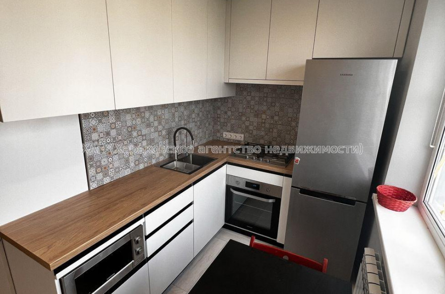 Продам квартиру, Каденюка ул. , 2 кім., 44.40 м², евроремонт 
