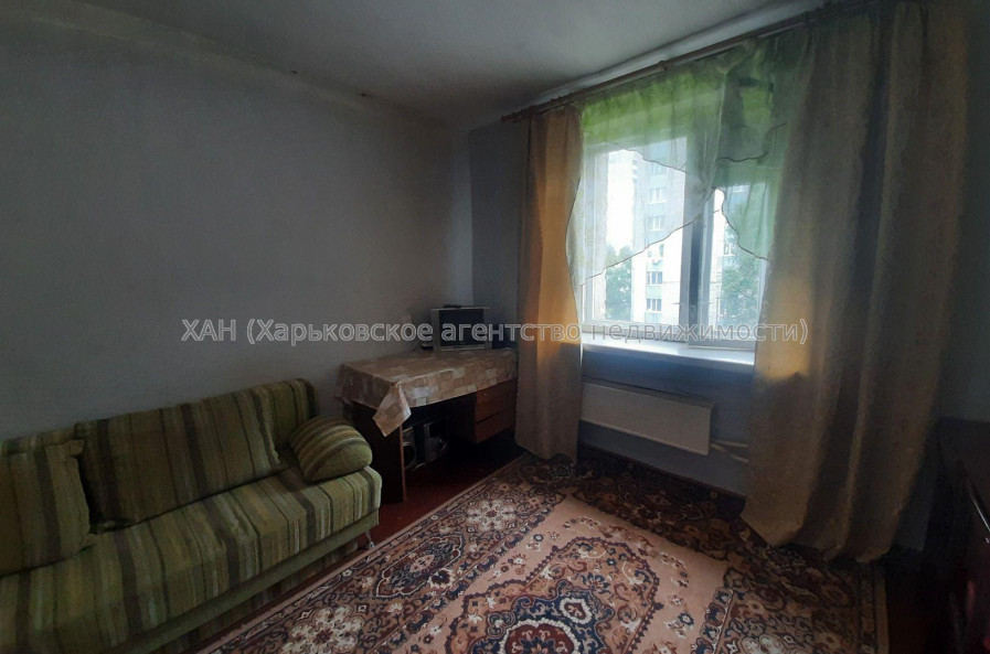 Продам квартиру, Гвардейцев Широнинцев ул. , 1 кім., 18 м², советский ремонт 
