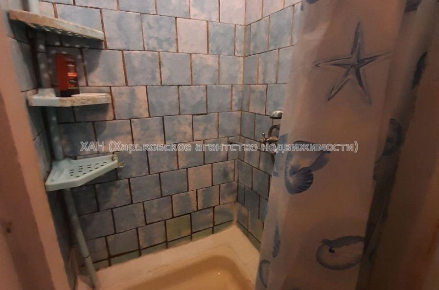 Продам квартиру, Гвардейцев Широнинцев ул. , 1 кім., 18 м², советский ремонт 