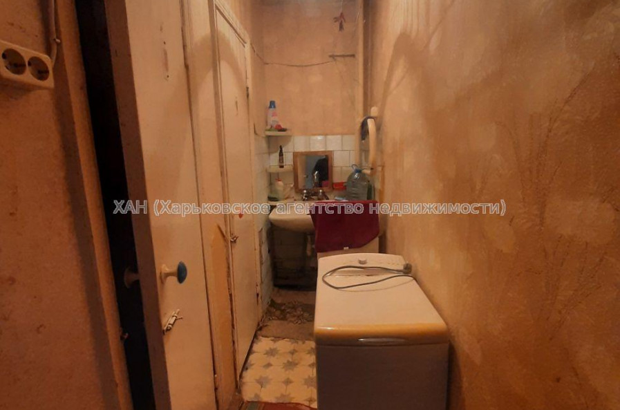 Продам квартиру, Гвардейцев Широнинцев ул. , 1 кім., 18 м², советский ремонт 