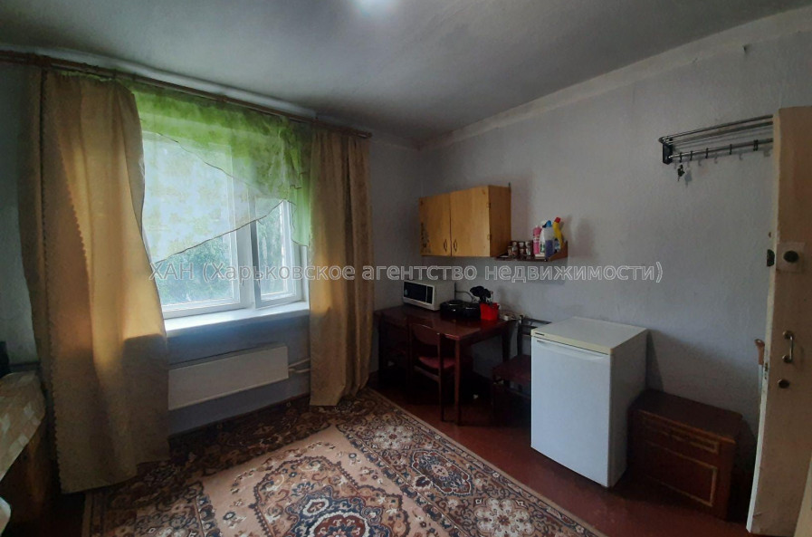 Продам квартиру, Гвардейцев Широнинцев ул. , 1 кім., 18 м², советский ремонт 