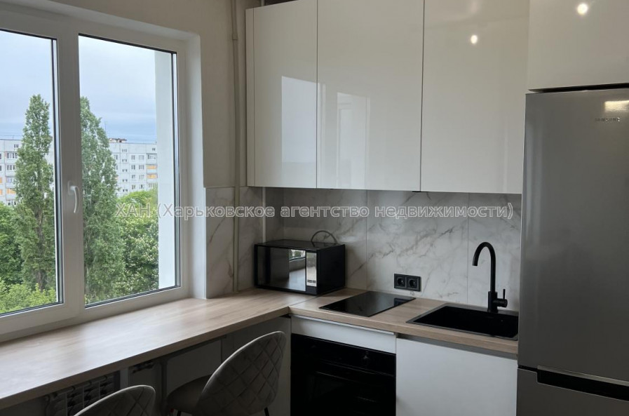 Сдам квартиру, Победы просп. , 61Б , 1  ком., 37 м², евроремонт 