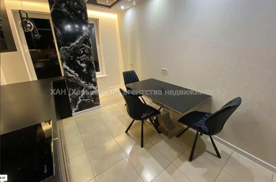 Продам квартиру, Гвардейцев Широнинцев ул. , 2  ком., 66 м², авторский дизайн 