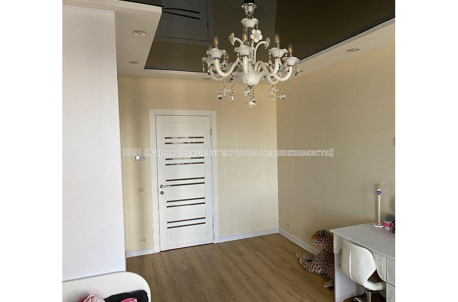 Продам квартиру, Гвардейцев Широнинцев ул. , 2  ком., 66 м², авторский дизайн 