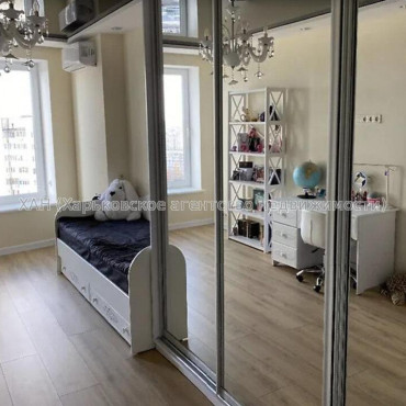 Продам квартиру, Гвардейцев Широнинцев ул. , 2  ком., 66 м², авторский дизайн 