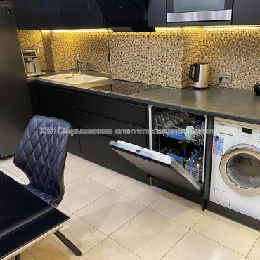 Продам квартиру, Гвардейцев Широнинцев ул. , 2  ком., 66 м², авторский дизайн 