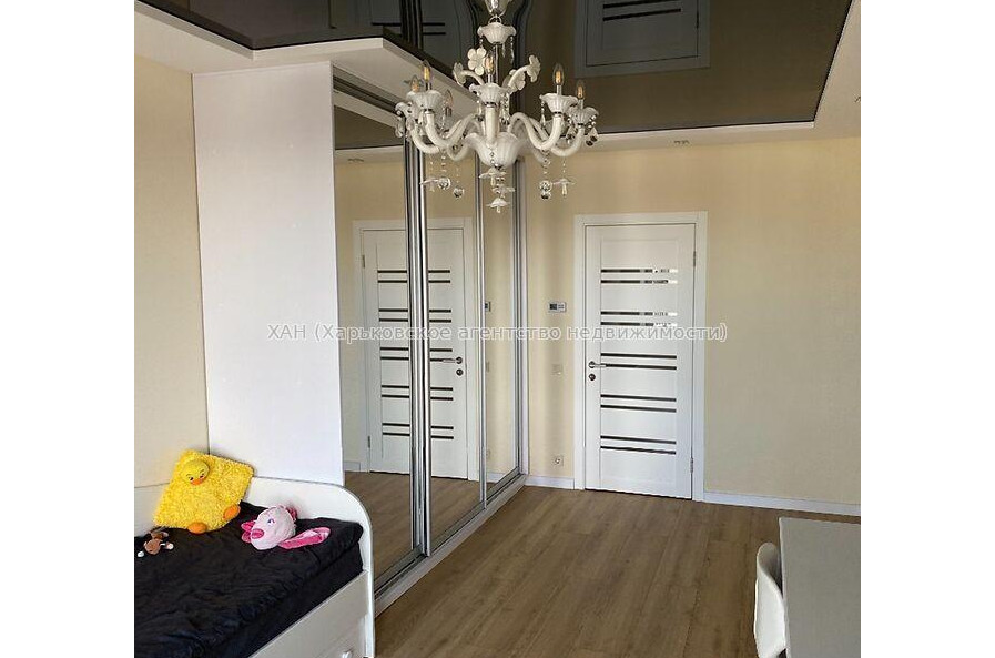 Продам квартиру, Гвардейцев Широнинцев ул. , 2  ком., 66 м², авторский дизайн 