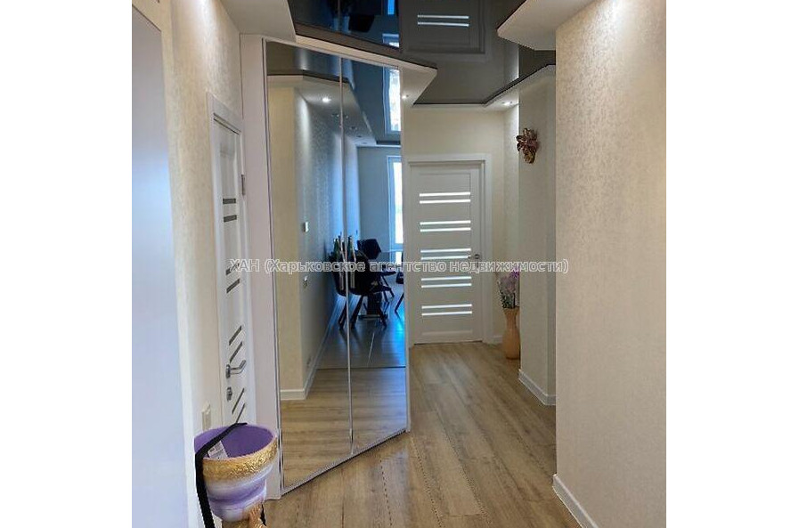 Продам квартиру, Гвардейцев Широнинцев ул. , 2  ком., 66 м², авторский дизайн 