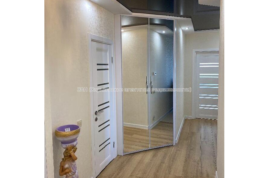 Продам квартиру, Гвардейцев Широнинцев ул. , 2  ком., 66 м², авторский дизайн 