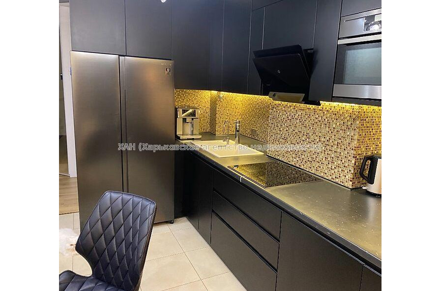 Продам квартиру, Гвардейцев Широнинцев ул. , 2  ком., 66 м², авторский дизайн 