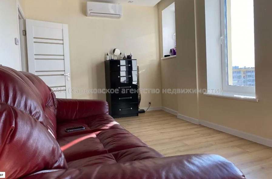 Продам квартиру, Гвардейцев Широнинцев ул. , 2  ком., 66 м², авторский дизайн 