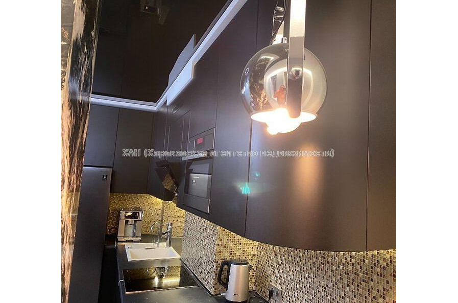 Продам квартиру, Гвардейцев Широнинцев ул. , 2  ком., 66 м², авторский дизайн 