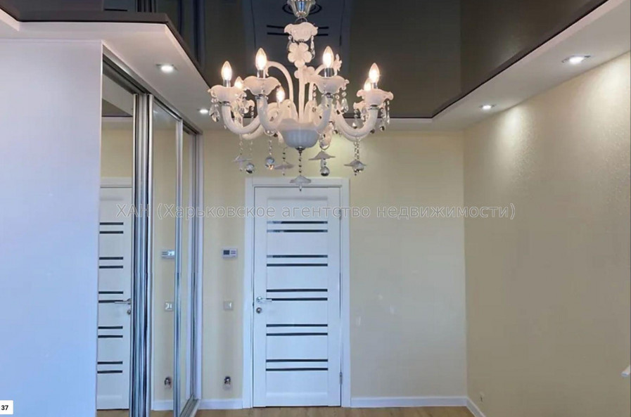 Продам квартиру, Гвардейцев Широнинцев ул. , 2  ком., 66 м², авторский дизайн 