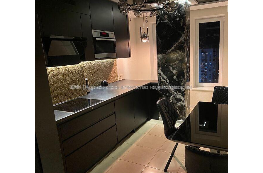 Продам квартиру, Гвардейцев Широнинцев ул. , 2  ком., 66 м², авторский дизайн 