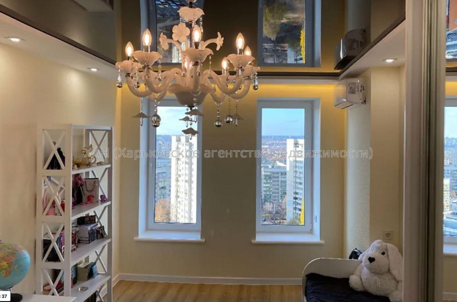 Продам квартиру, Гвардейцев Широнинцев ул. , 2  ком., 66 м², авторский дизайн 