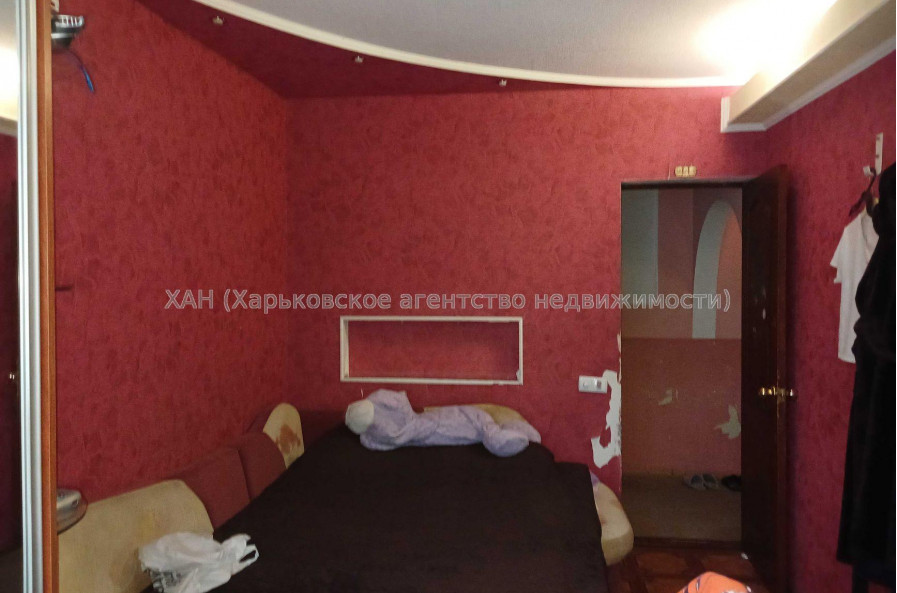 Продам квартиру, Победы просп. , 4  ком., 72 м², косметический ремонт 