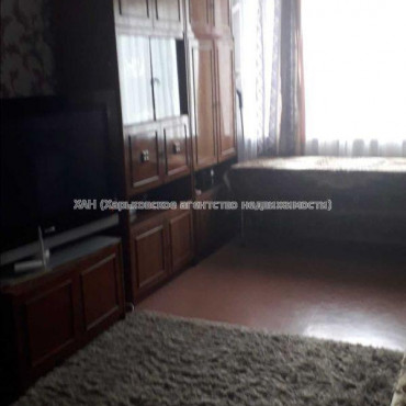 Продам квартиру, Победы просп. , 4  ком., 72 м², косметический ремонт 