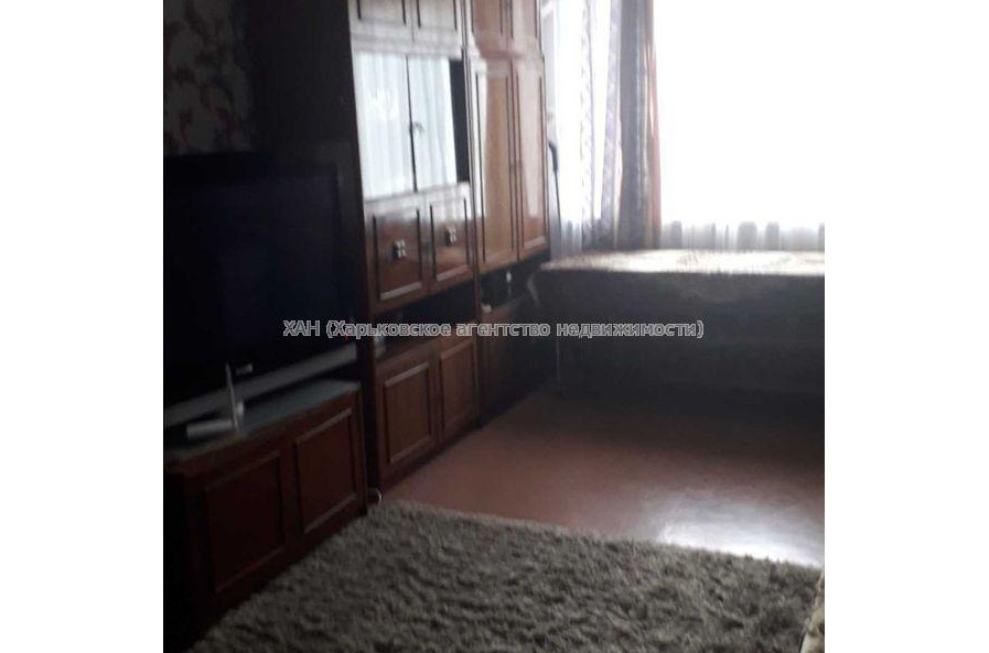 Продам квартиру, Победы просп. , 4  ком., 72 м², косметический ремонт 