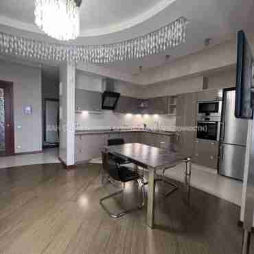 Продам квартиру, Науки просп. , 2  ком., 67.40 м², авторский дизайн 