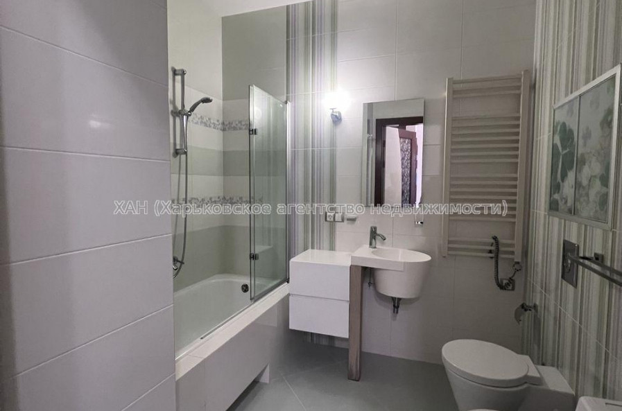 Продам квартиру, Науки просп. , 2  ком., 67.40 м², авторский дизайн 