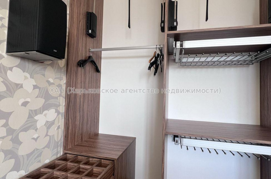 Продам квартиру, Науки просп. , 2  ком., 67.40 м², авторский дизайн 