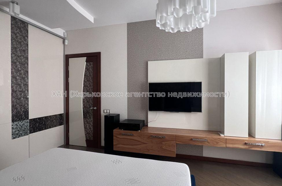 Продам квартиру, Науки просп. , 2  ком., 67.40 м², авторский дизайн 